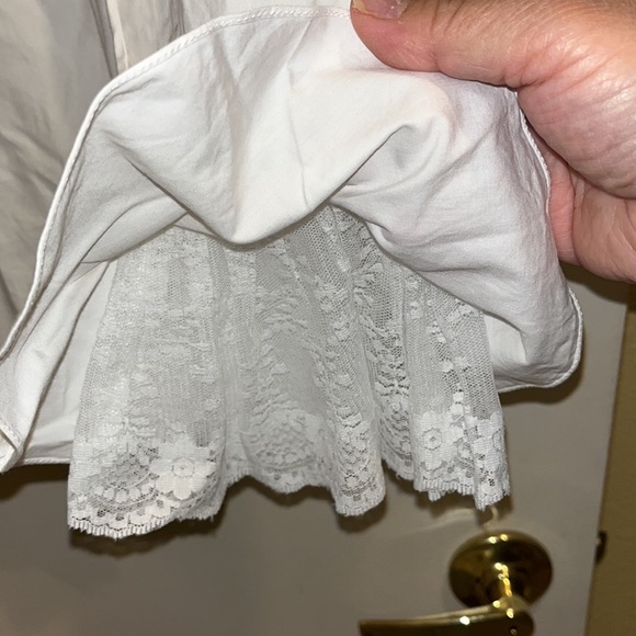 Newport News white blouse - Picture 2 of 6
